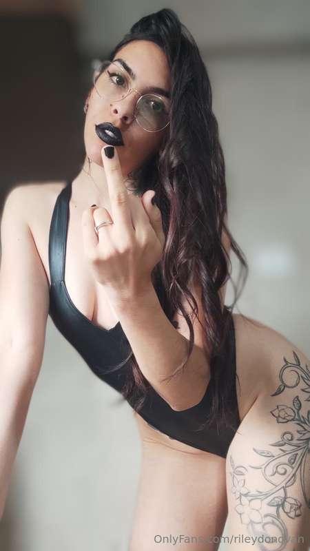 Prove me that u deserve to be my whore! 🫰🏻🫰🏻🫰🏻