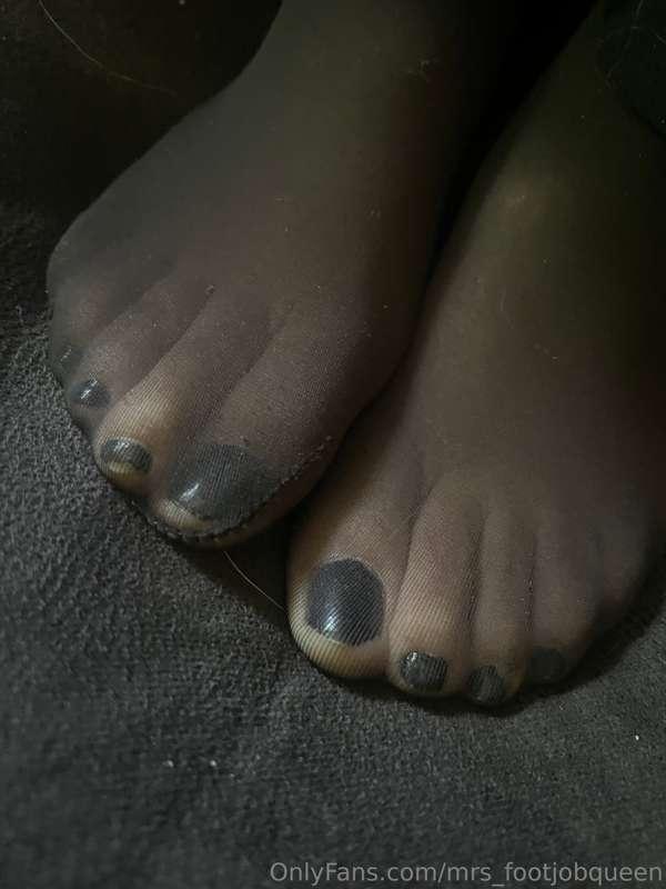 mrs_footjobqueen image #3