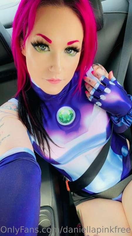 Starfire cosplay today 😏😈 

#ink #inked #inkedgirl #inkedgir..