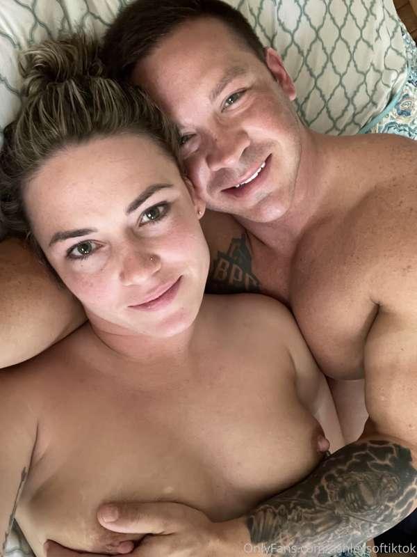 Good morning everyone! We love you all so much! 😍