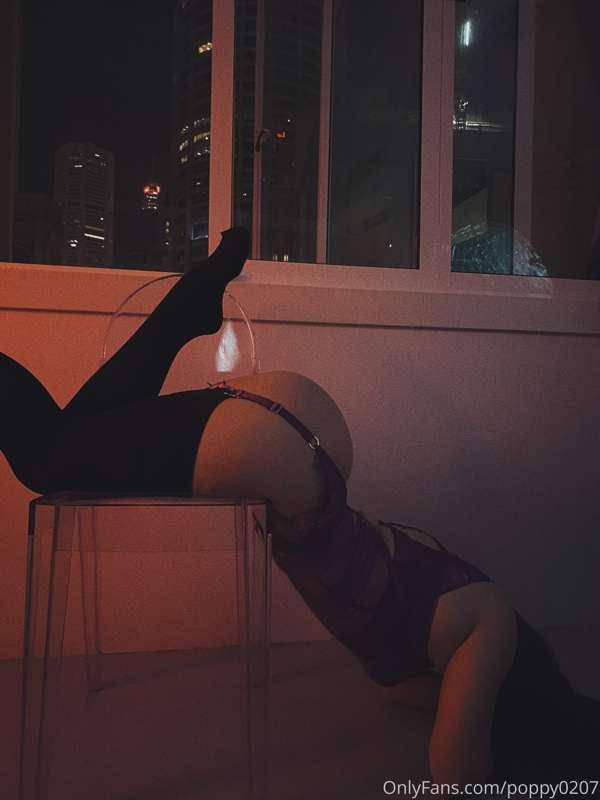 Waiting to be spanked 👋🏼