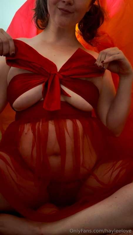 Happy Canada Day, Lovers🇨🇦❤️I’m dripping in red (and maybe a..