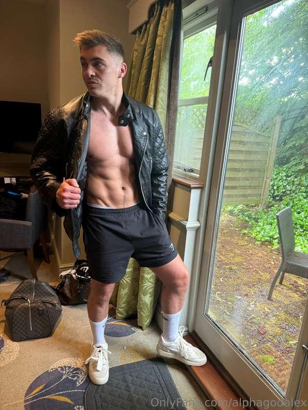 Leather daddy is back 😈😏