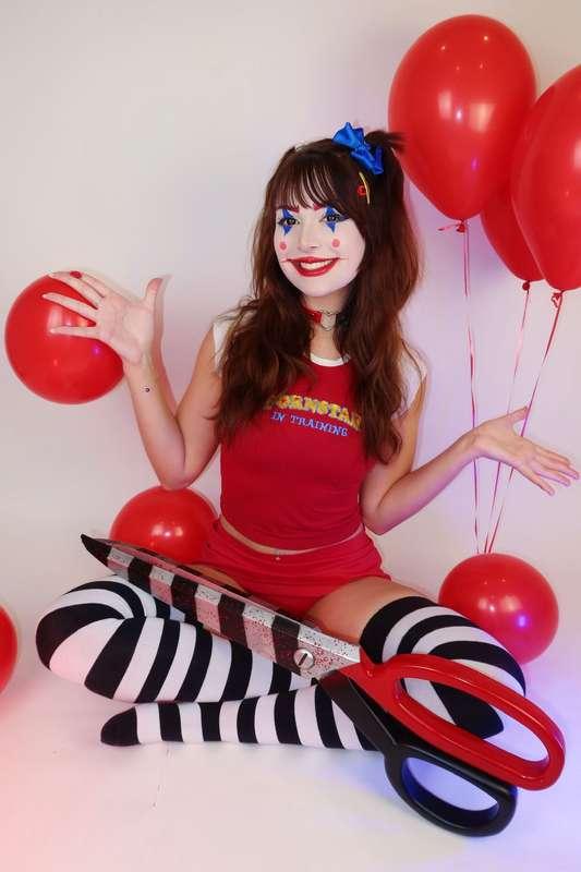 Not your average clown >.<