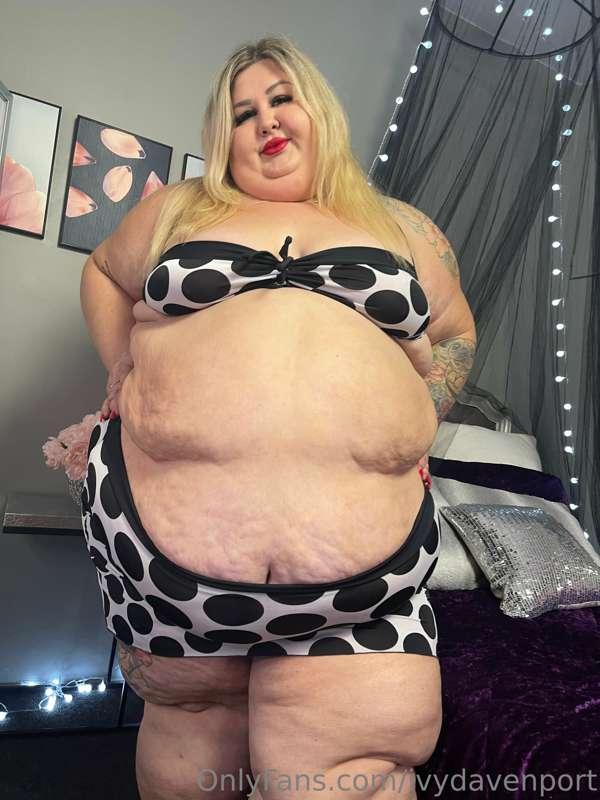 Brand new set showing off my latest weight gain! Do you thin..