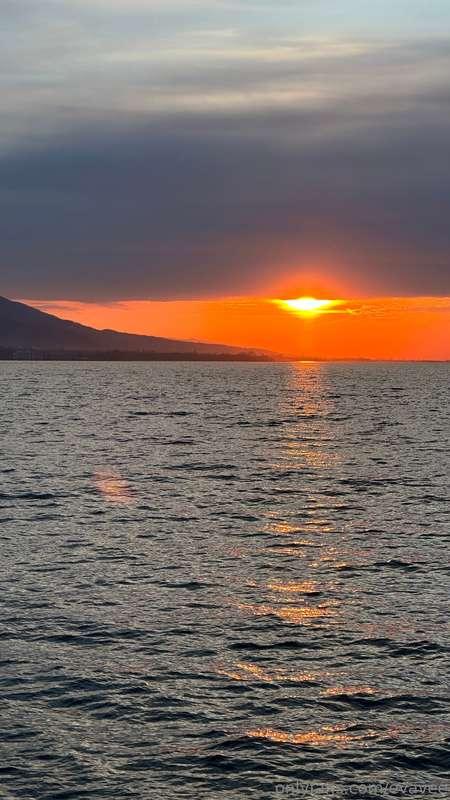 sunsets and sunrises catch my breath anytime. soo which do u..