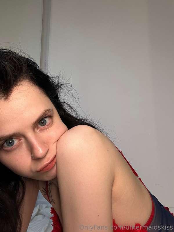 my lips are waiting for yours🥰