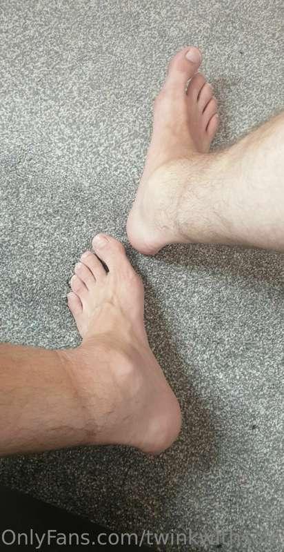 Thread for the feet lovers 😈👣