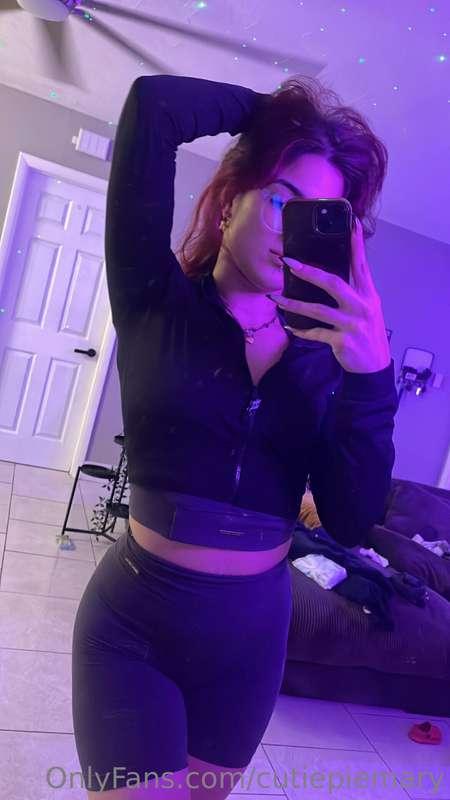 Post gym mirror selfies 💗