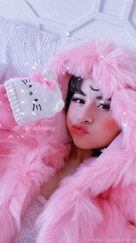 Hello Kitty gloves and my bitch funded fur coat 🎀