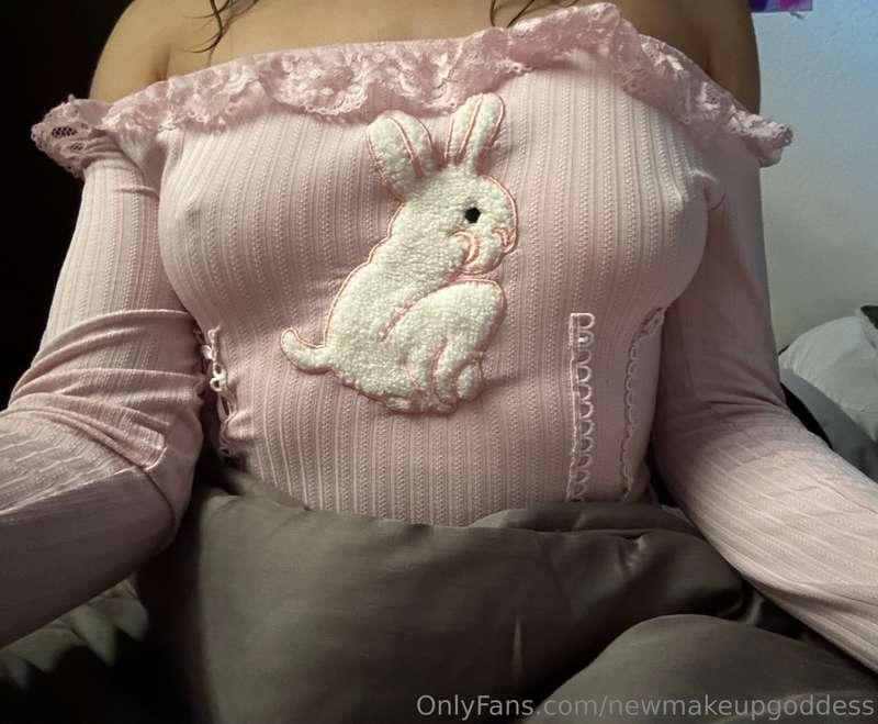 would you suck on them? 😏 DM me if you would 😈