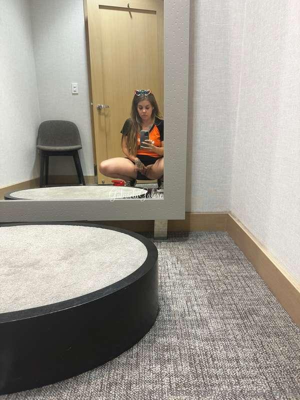 Meet me in the dressing room