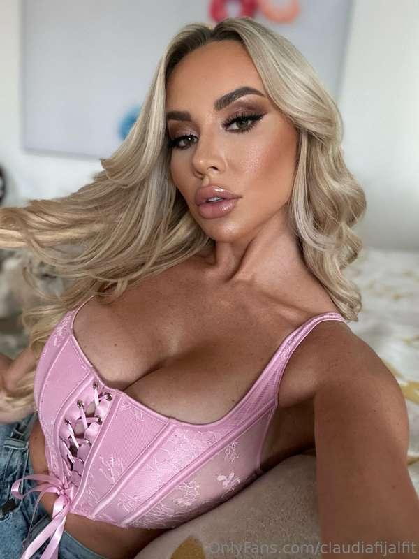 This is kinda tight... think you could help me take it off?😘