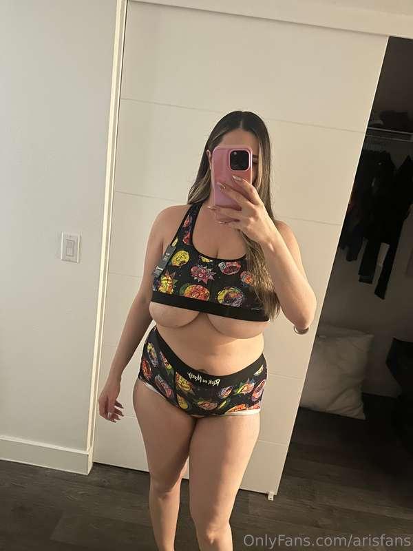 Do you guys think this top is too small? 🤭FINALLY doing my O..