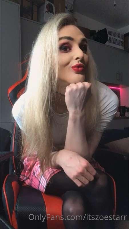 itszoestarr image #1