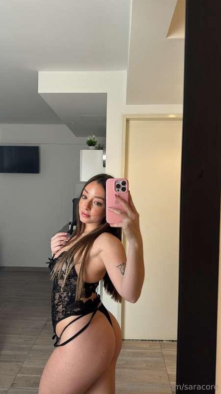 Not just a look — it’s a warning. 🤫🖤