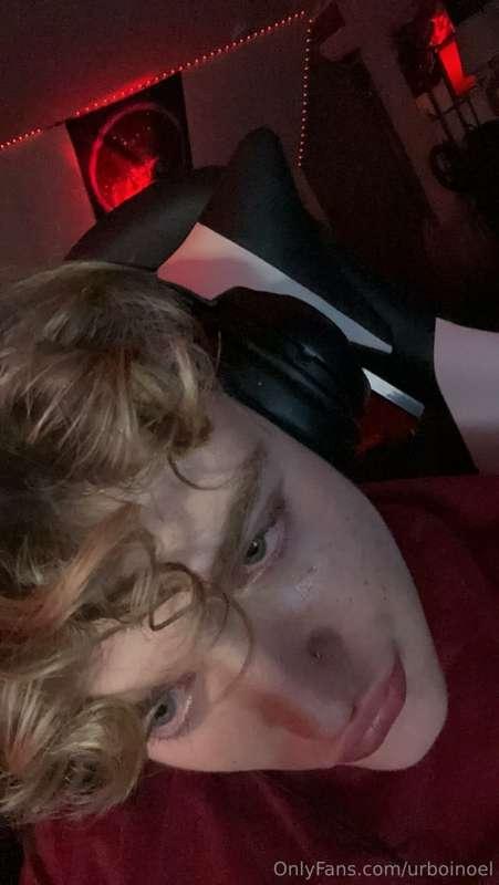 Come suck it already, what are you waiting for, suck this di..