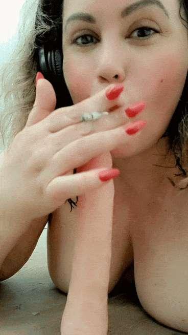 Would you cover my face with cum while I smoke? 🍆💦🤤

