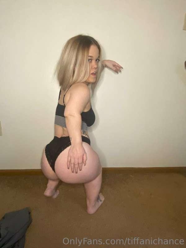 Could you handle all of this? 🍑