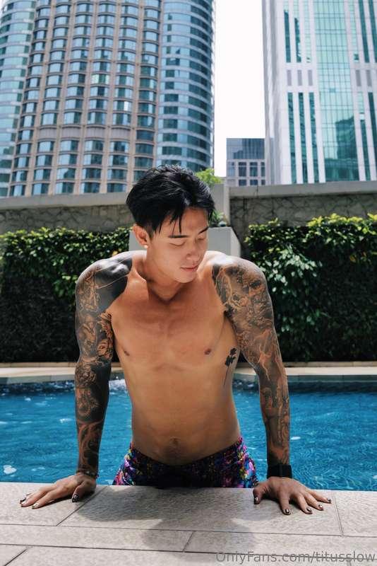 I'll get naked for the next person who sends me $10 👀