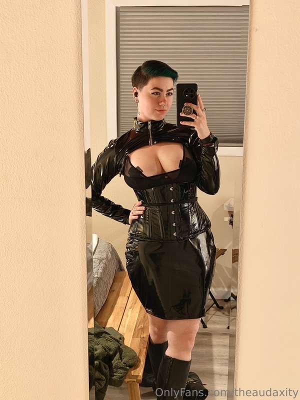 Got all sexy'd up for the classic horror-themed goth bar in ..