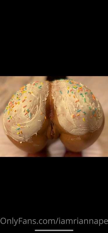 Would you like some cake for breakfast daddy? Lick every pie..