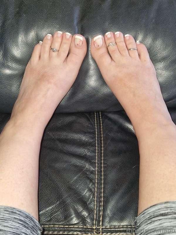 Now again with toe rings 😉. There will be no post on Sunday ..