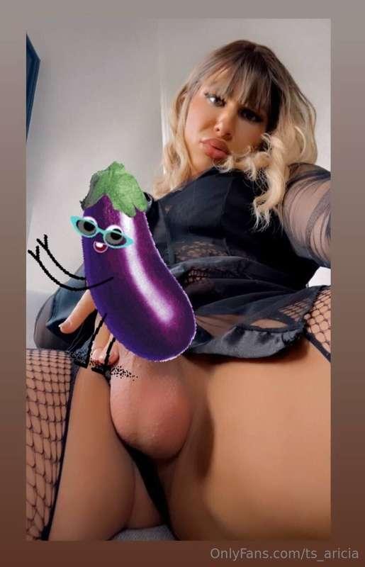 @bigasselle is FREE FOR BAD BOYS !! 💁🏼‍♀️💦She has been a MOM..