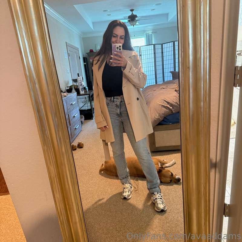 Which jacket do you like better with my outfit? 🤔