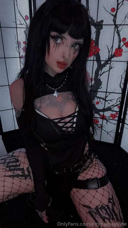emmamaybyte image #1