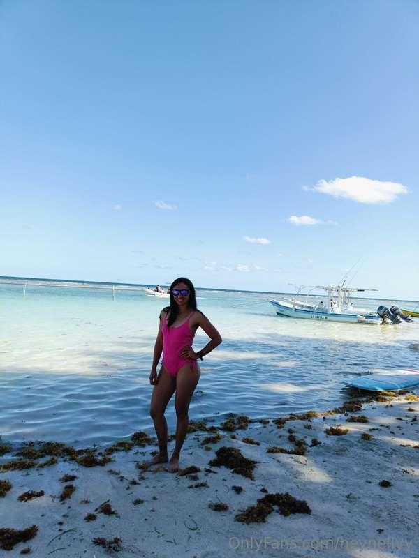 Careful... I'm hotter than this sun🙈