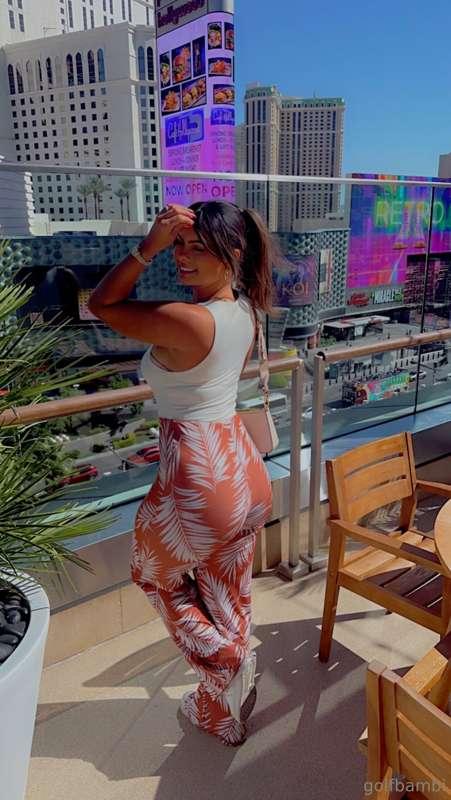 Love my curves🍑😻