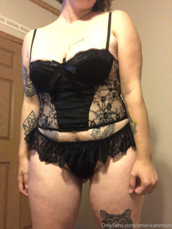 obedientdeviantmom image #1