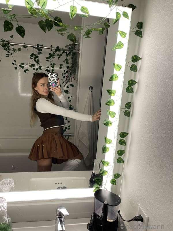 Thanksgiving season is better when I’m flirty with you! 😉🍂