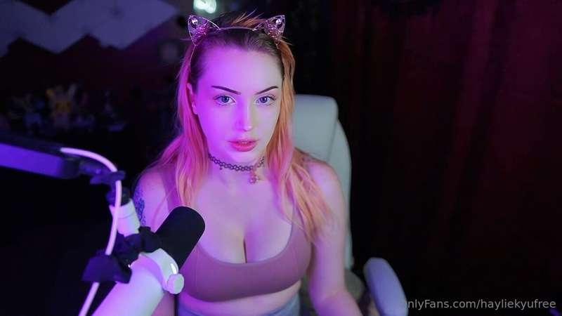 LIVE RN ON TWITCH!😛 Unlock dis & find da code word to put in..