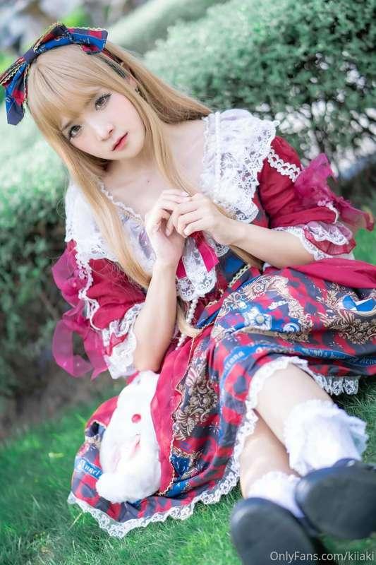 This is the first time I've dressed. Feel like a doll. LOL ❤..