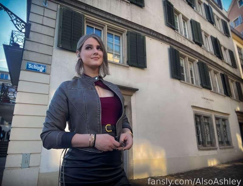 RIP Gremlin Travel Ashley... It was a long fought battle but apparently only Sexy Travel Ashley exists now cause... damn... Good morning btw, I'm headed to dinner but I know it is mostly a good morn for you guys 😘

#trans #tgirl #trap #femboy #feminization #pinup #lingerie #sissy #ass #thicc #mtf #honeybirdette #girlnextdoor #cosplay #mommy #travel #switzerland