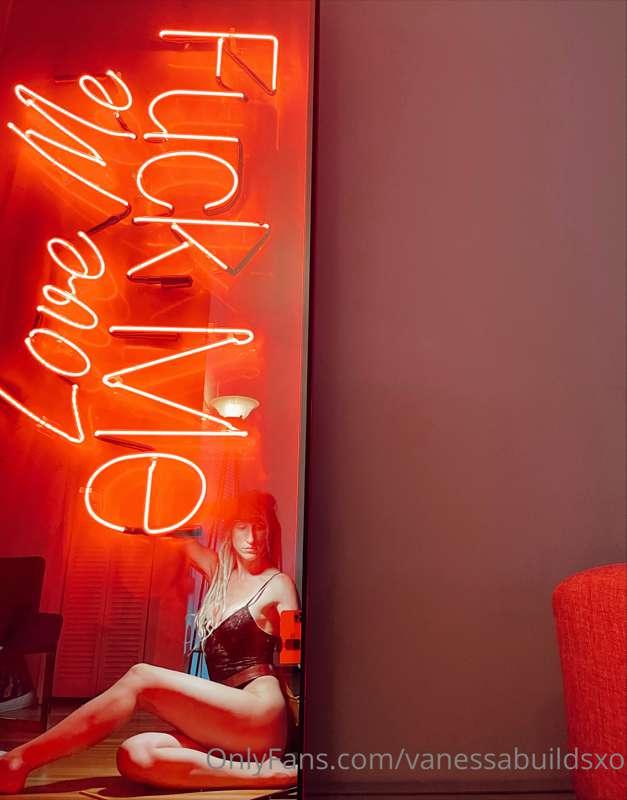 vanessabuildsxo image #1
