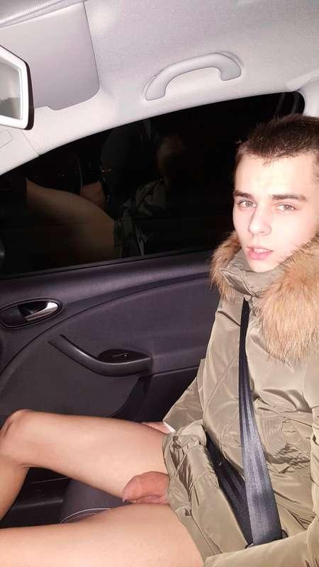 I took off my panties in a friend's car 😳🩲