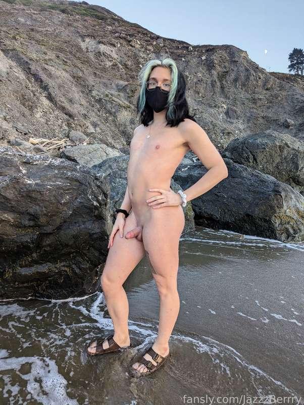 Would you blow a femboy on the beach?

#fyp #public #femboy #beach #twink #sissy #trap #exhibitionism #publicnudity