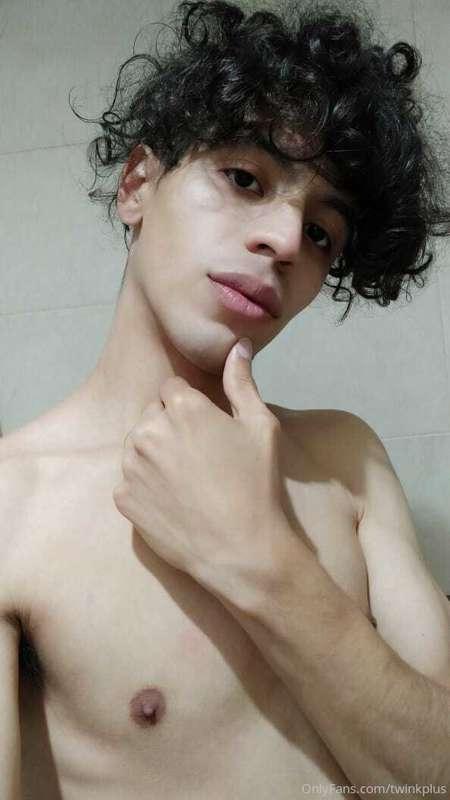 Check out @CumLoverAssxxx99 👦🏻

He’s a Venezuelan Cum Lover...