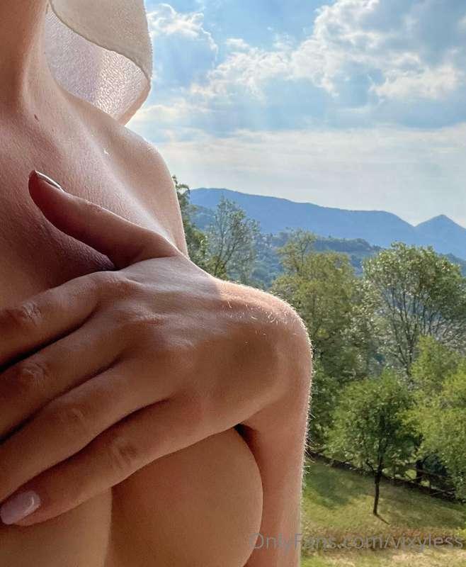 Do you like the view?  🌸🌼