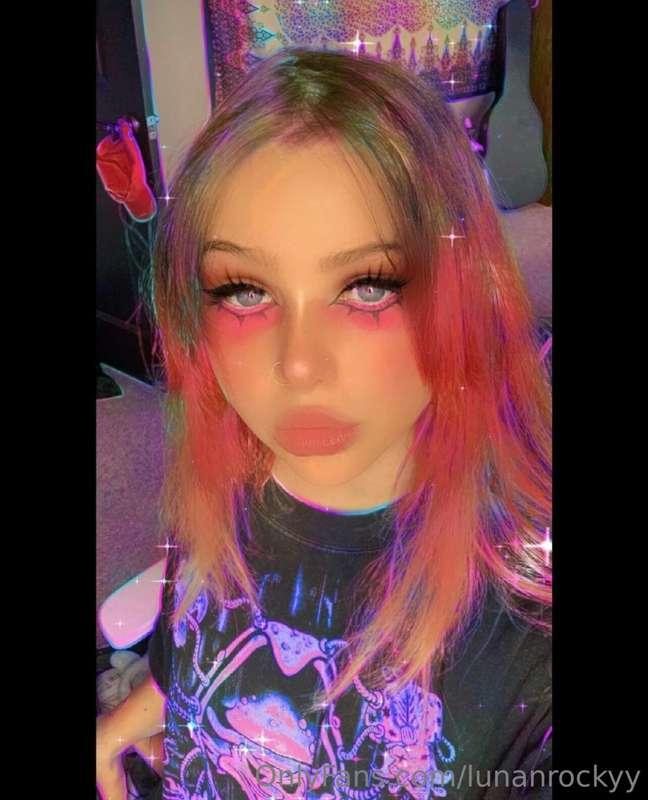 lil flashback, should i do this makeup look for a video?🤔💋🔥