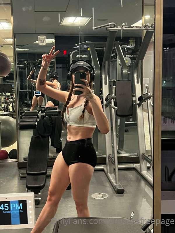 u see me at the gym r u gonna say hi hehe