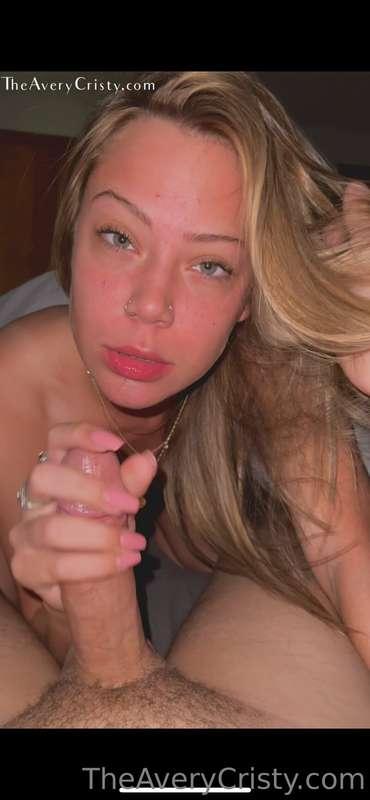 **”Morning BJ”** 🍆🤤 This ***5 min POV BJ video*** was just r..