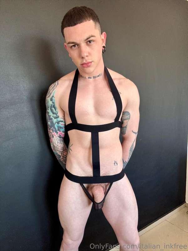 should i collaborate with him?? 😏 😈Twink with a 𝗛𝗨𝗚𝗘 𝗧𝗛𝗜𝗖𝗞 𝗖..