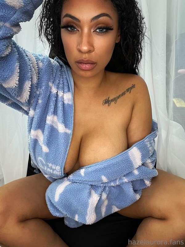 Tell me why your head is in the clouds? ☁️