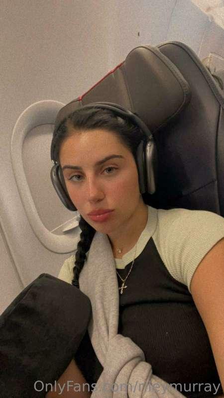 ✈️