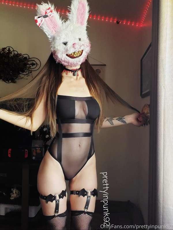 The Easter bunny had a rough year 🐰 🔪 🐥