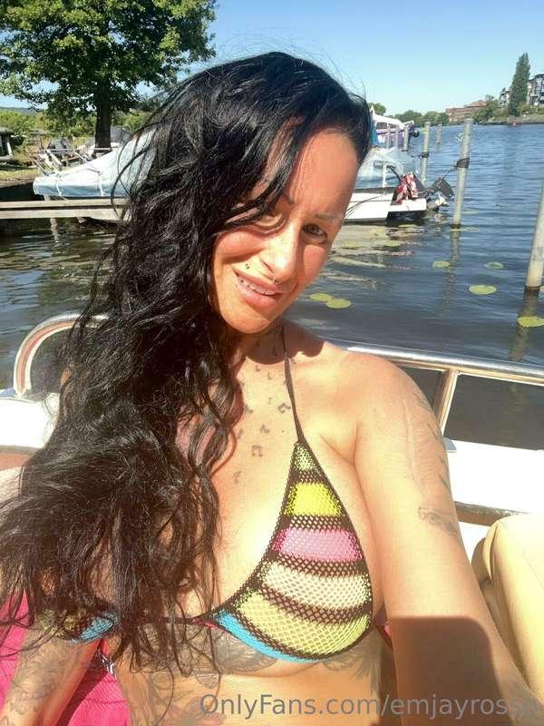 Relax in the sun….   @emjayrosso